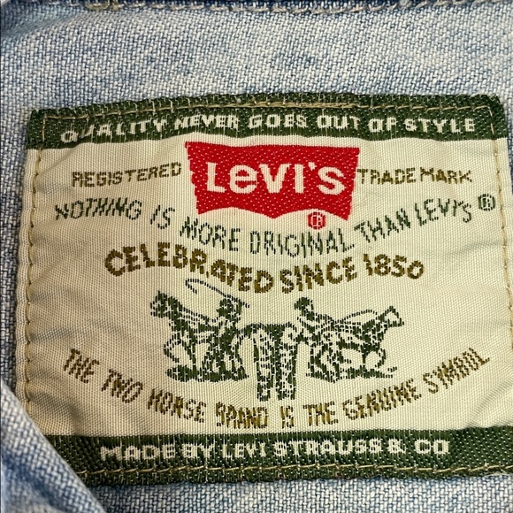 Levi’s Kids Denim Button Down Shirt – Light Wash Western Style Size 7 - Picture 3 of 15